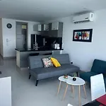 HERMOSO APARTAMENTO VISTA AL MAR PALMETTO SUNSET-El Laguito