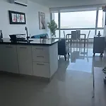 HERMOSO APARTAMENTO VISTA AL MAR PALMETTO SUNSET-El Laguito